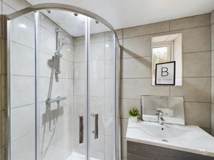 bathroom - click for photo gallery